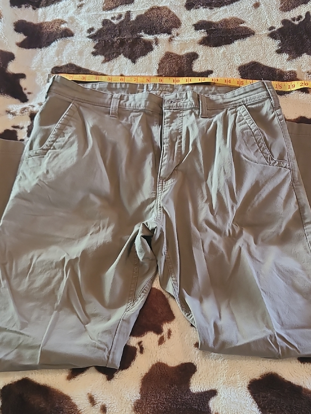 Dickies Men's Chino Pants in Light Tan/Olive Stretch Lightweight